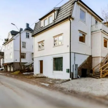 The Perfect Stop - 3Rd Floor & Lodge Lodingen Exterior photo
